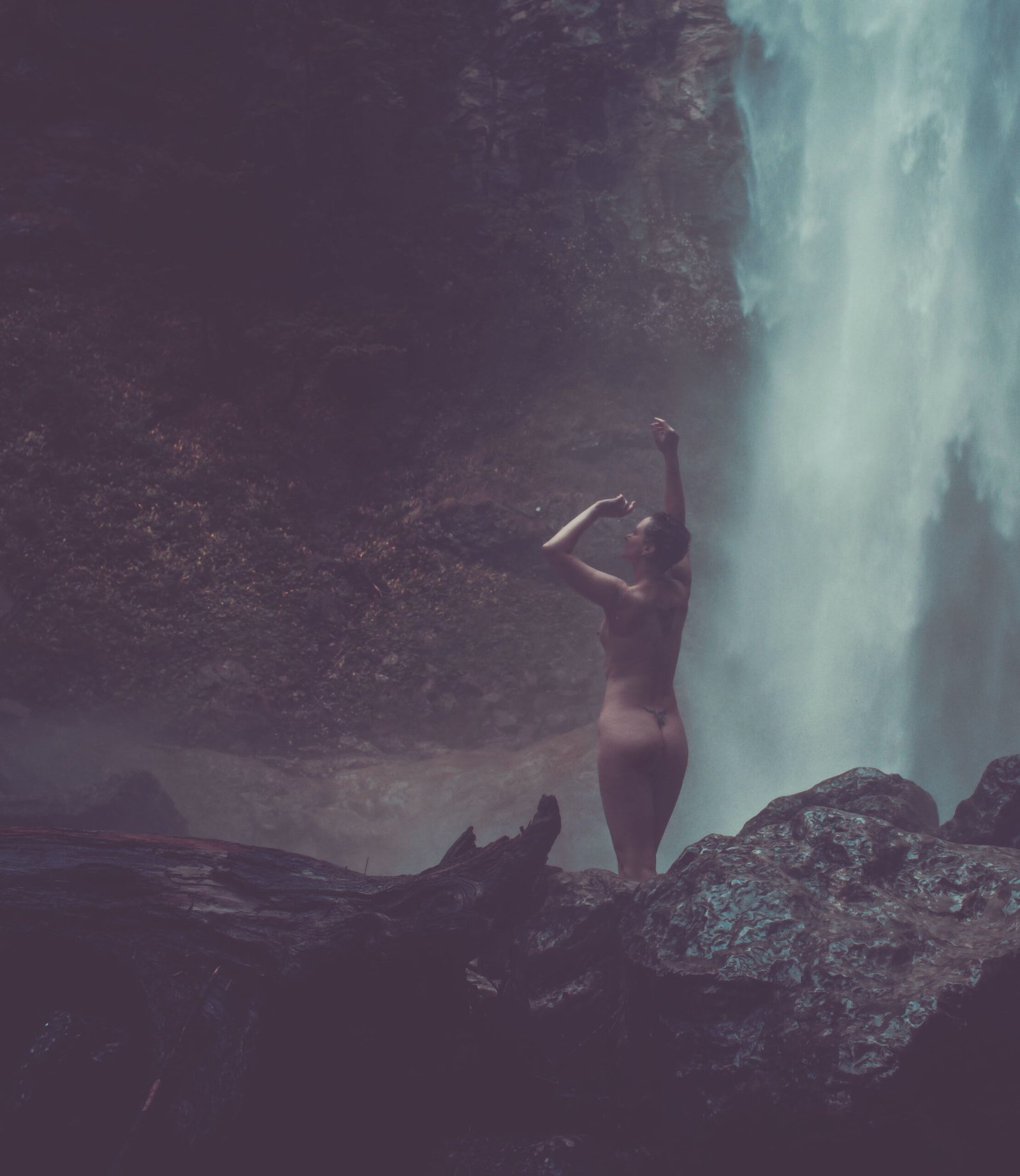 Aktfotografie am Schoßrinn Wasserfall