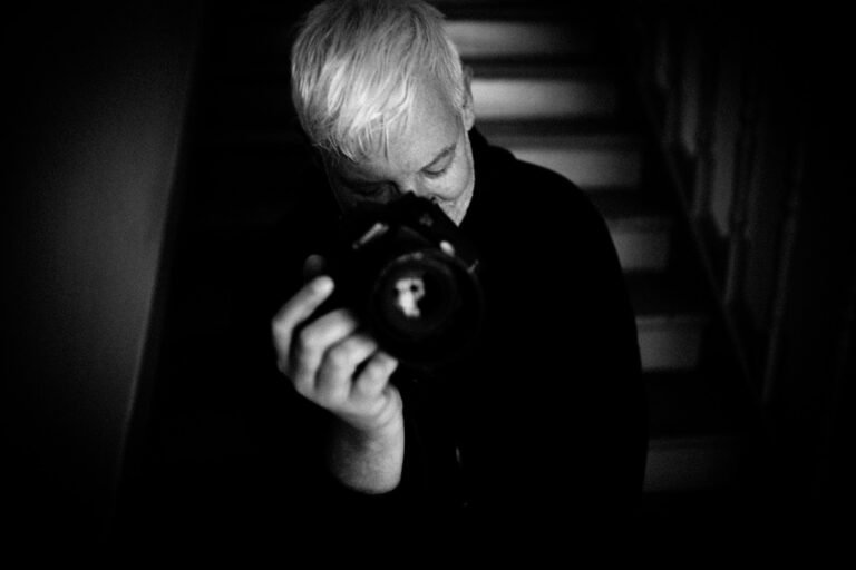Porträtfotograf Raimund Verspohl, Schwarz-Weiß-Aufnahme im Treppenhaus